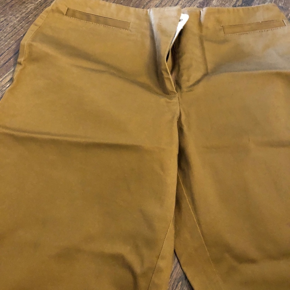 Beautiful Capri length jcrew khakis size 8 - Picture 2 of 5